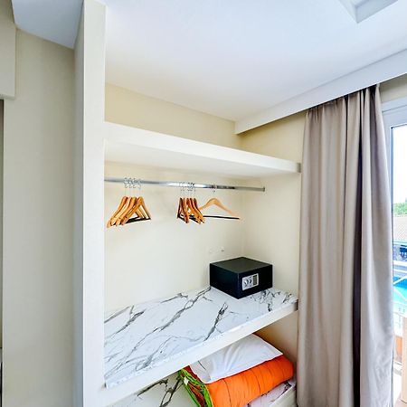 Kavos Plaza Hotel Esterno foto