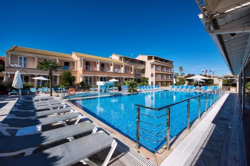 Kavos Plaza Hotel Esterno foto