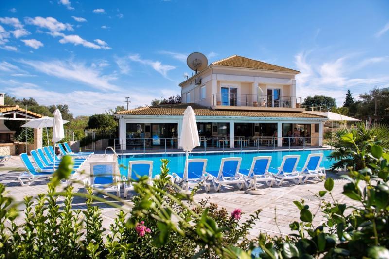 Kavos Plaza Hotel Esterno foto