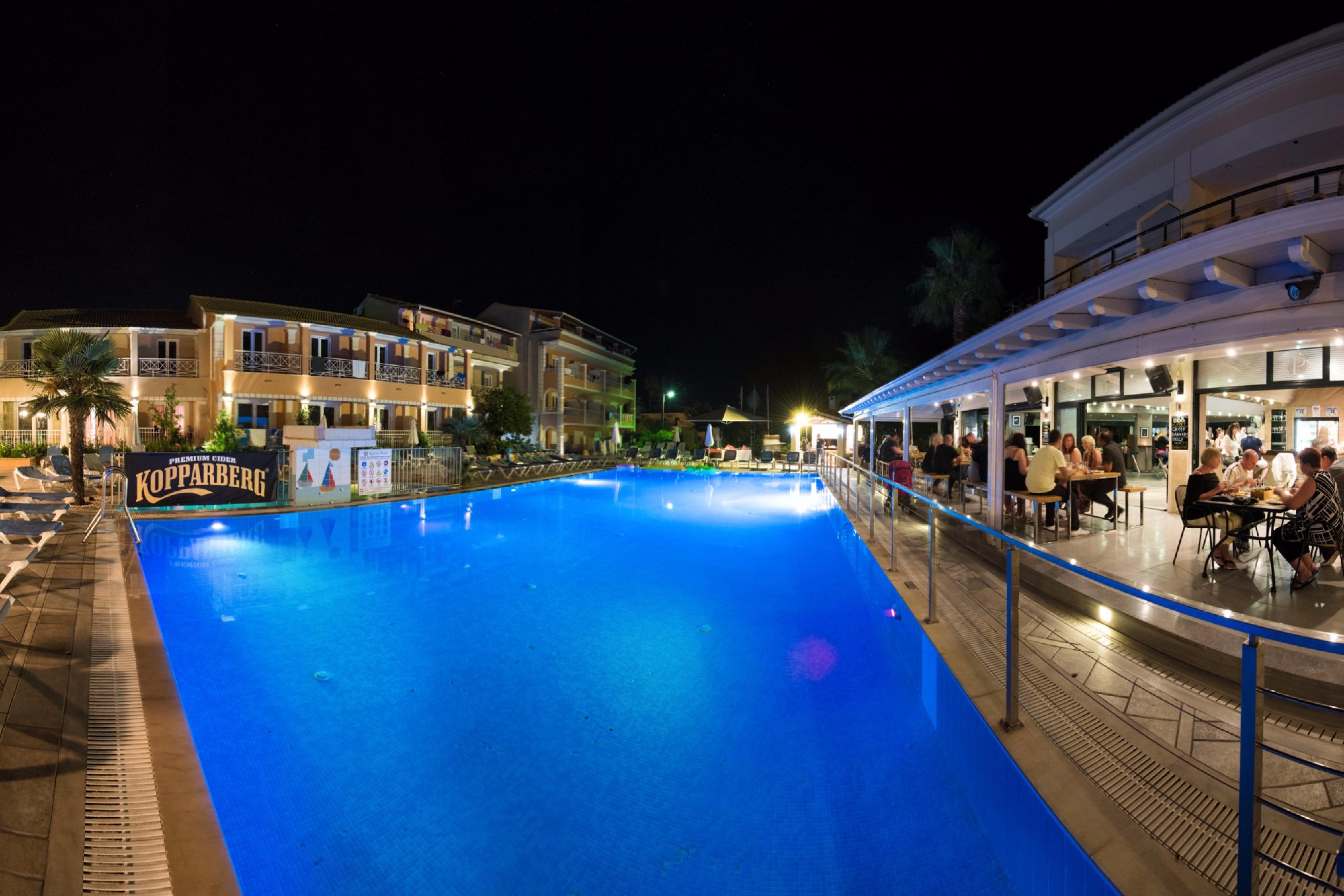 Kavos Plaza Hotel Esterno foto