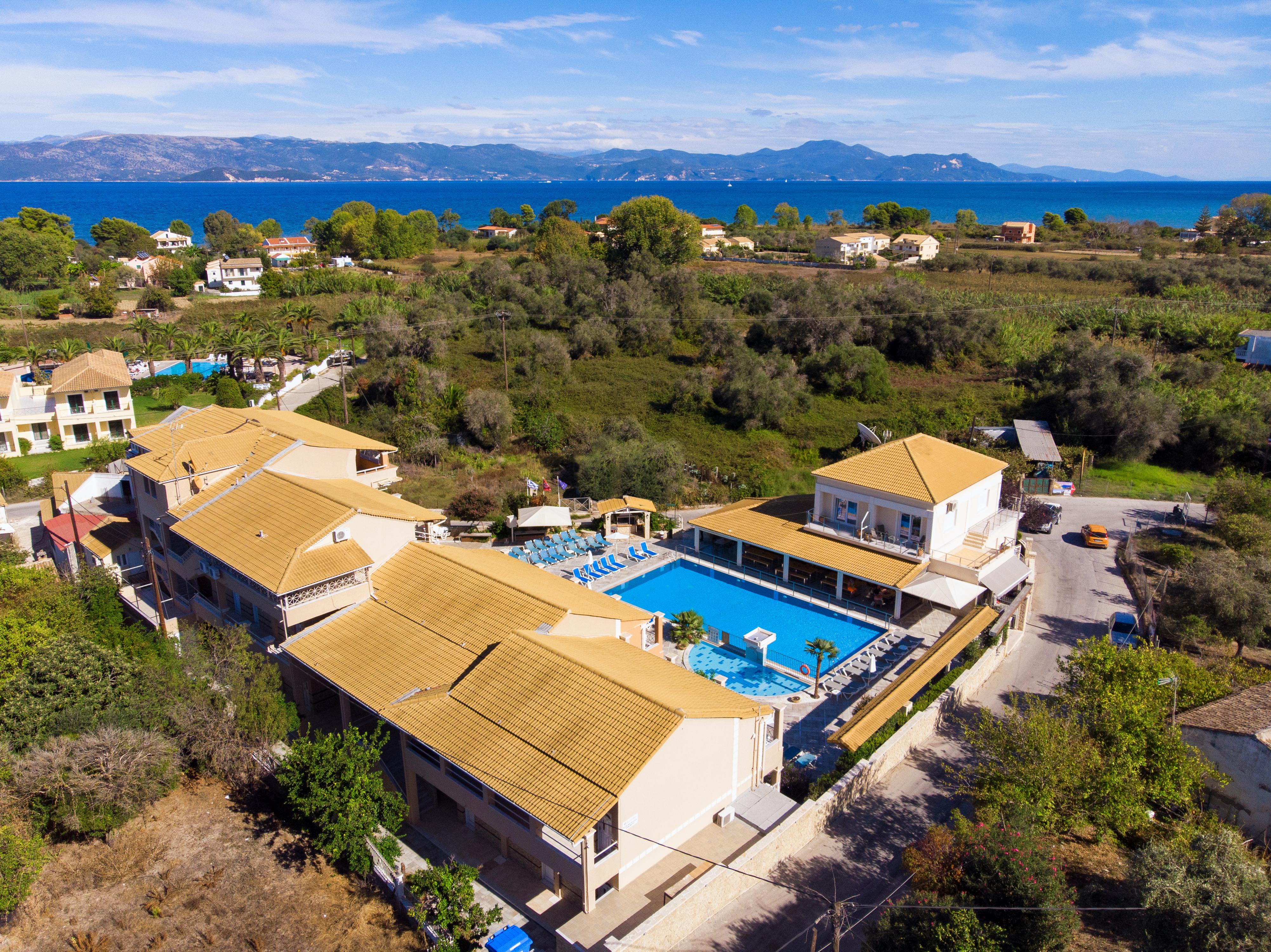 Kavos Plaza Hotel Esterno foto