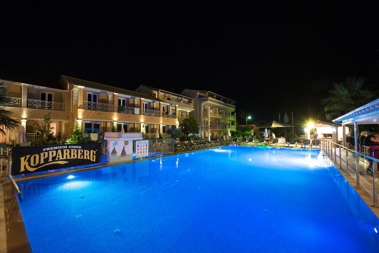 Kavos Plaza Hotel Esterno foto
