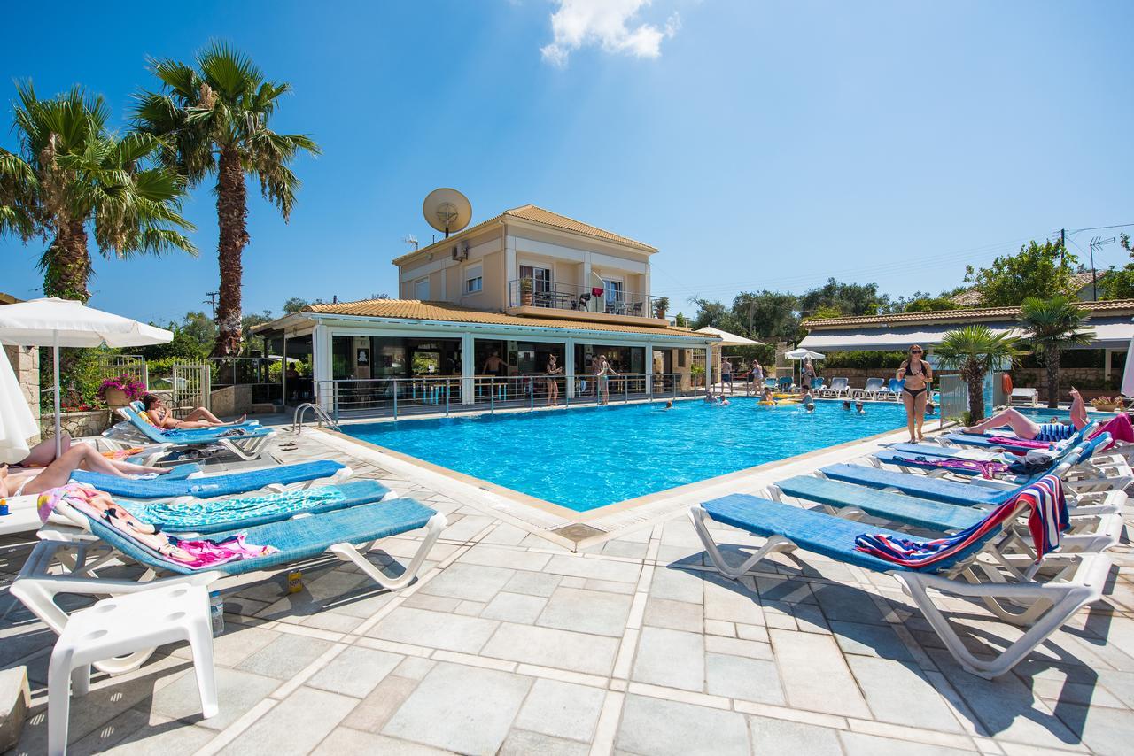 Kavos Plaza Hotel Esterno foto