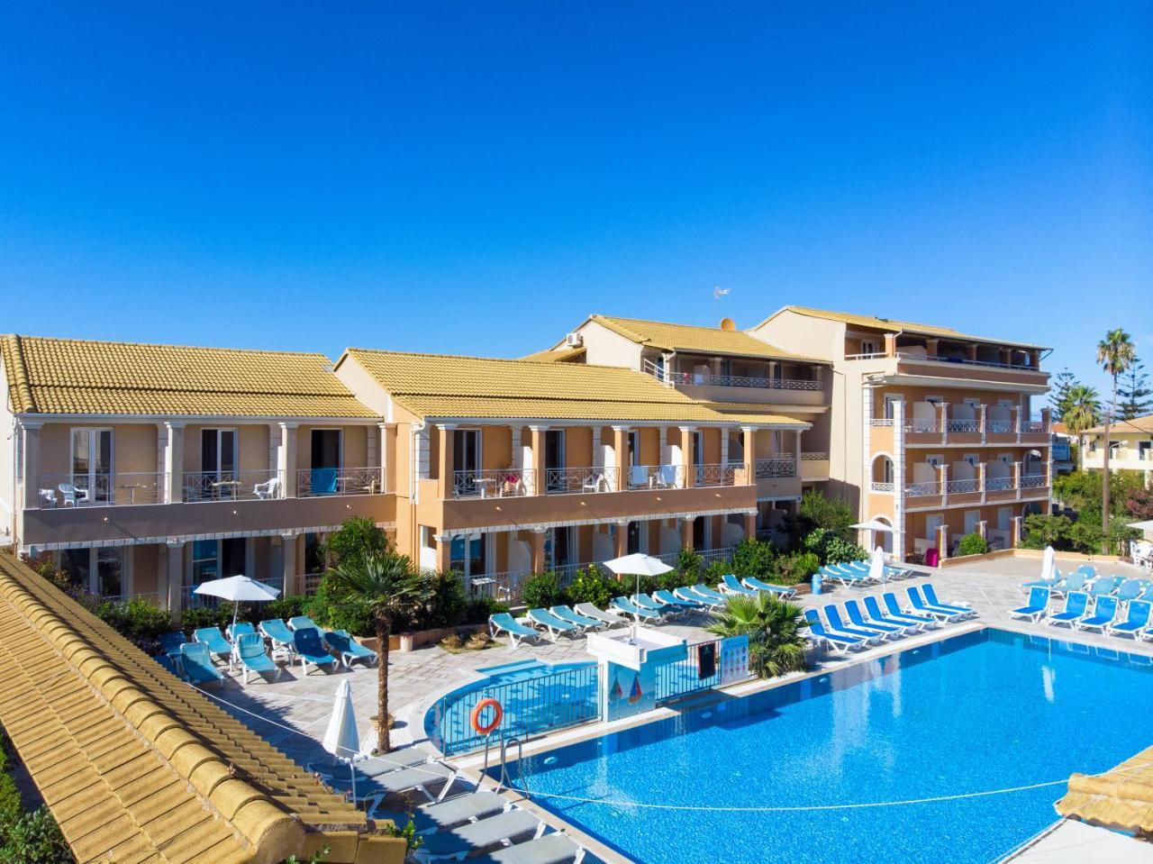 Kavos Plaza Hotel Esterno foto