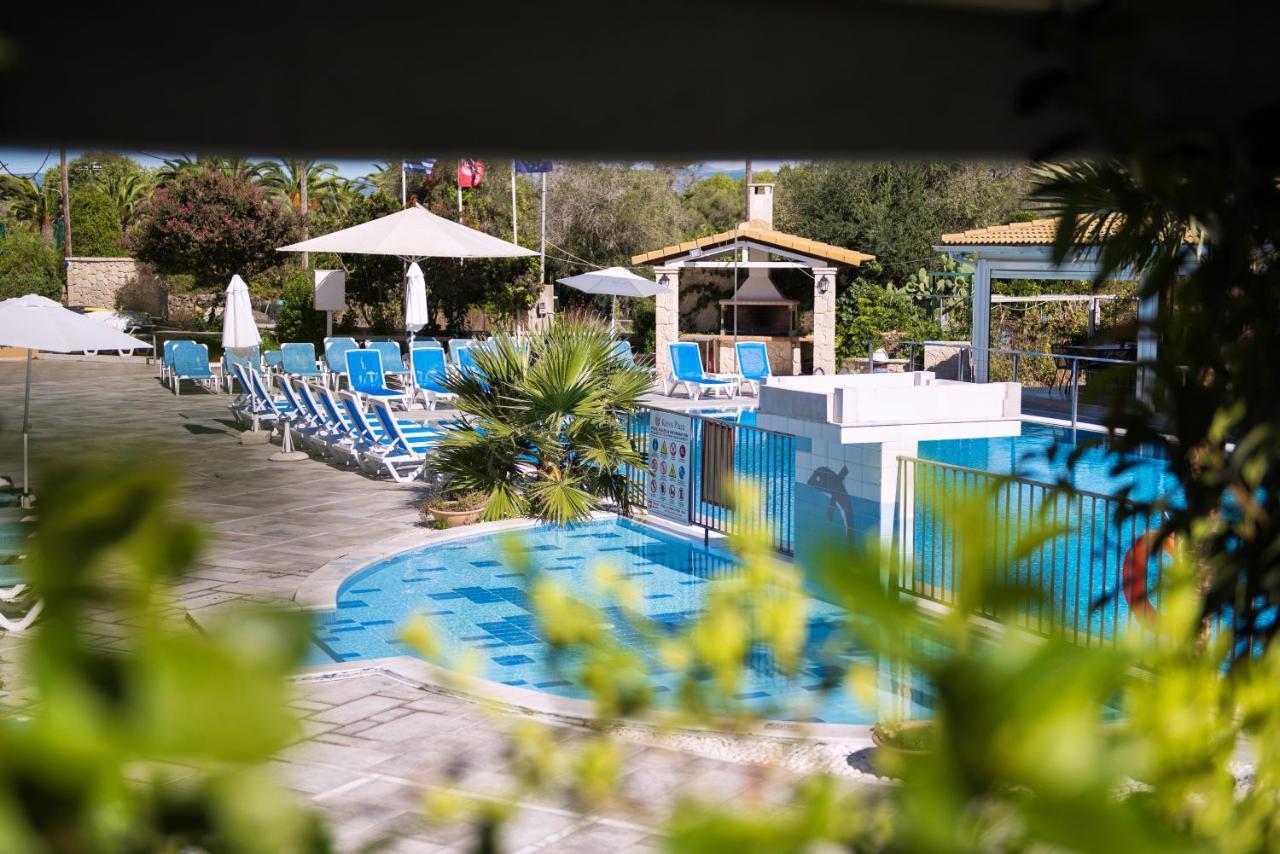 Kavos Plaza Hotel Esterno foto