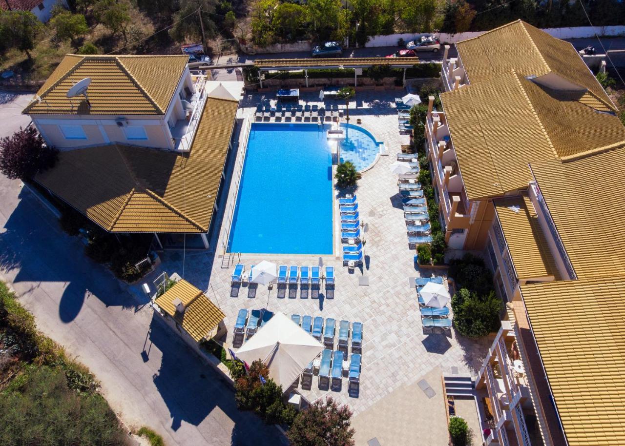 Kavos Plaza Hotel Esterno foto