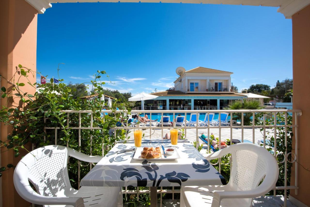 Kavos Plaza Hotel Esterno foto