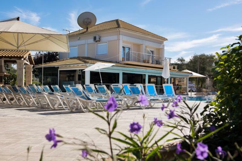 Kavos Plaza Hotel Esterno foto
