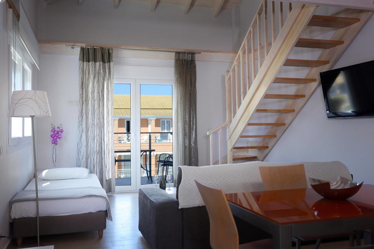 Kavos Plaza Hotel Esterno foto